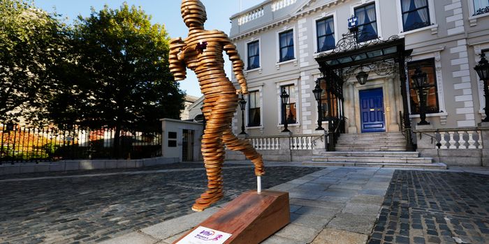 Vhi has launched the Virtual Women's Mini Marathon with a wonderful statue outside the Mansion House