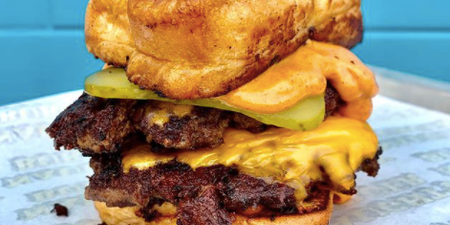 A Dublin bar has combined two of our fave dishes in one delish burger