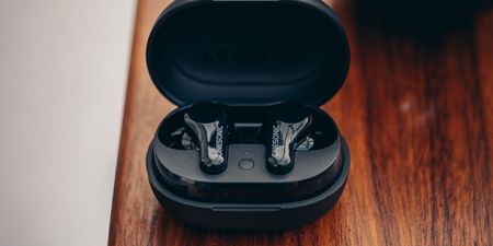 Hands on with the ONESONIC noise cancelling earbuds