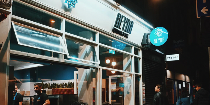 Shop front of Reyna Turkish restaurant