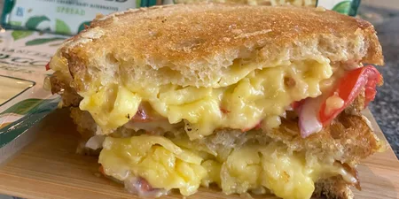 WATCH: Make this tasty toastie lunch in 3 easy steps, using all plant-based ingredients