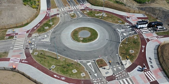 cycle-friendly roundabout
